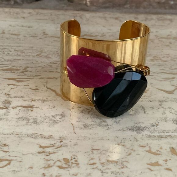 Cuff    - Picture 2 of 9